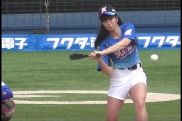 【神スイング】稲村亜美さん Ami Inamura 始打式 Japanese girl swing 千葉ロッテマリーンズ  始球式前 Japanese baseball. 投手は涌井秀章