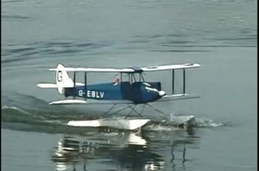 ラジコン水上機の飛行　　　　Classic Floatplane's Flight