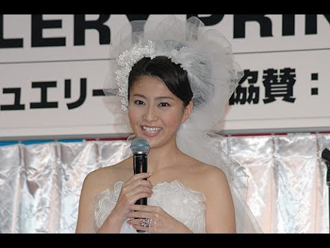 小林麻央さん 安田美沙子さんがウエディングドレス姿 08年1月25日撮影 Tkhunt