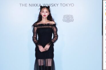 鈴木えみ、美脚チラリ！ 大人っぽさの中に遊び心のある衣装で登場／「THE NIKKA WHISKY TOKYO」オープニングパーティー