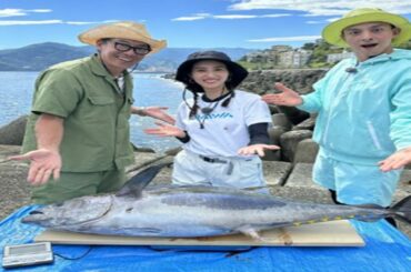 堀田茜、巨大マグロの釣り上げに成功! 運や根性に共演者感嘆「幸運の女神」「すごい」.Akane Hotta.