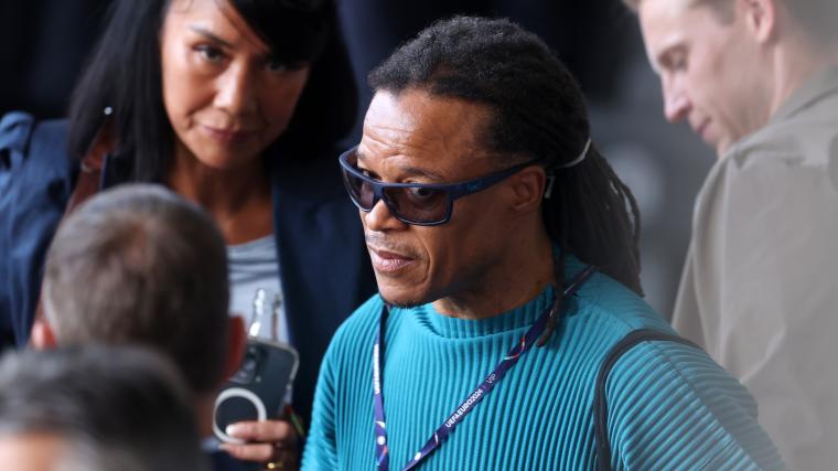 Former Dutch star Edgar Davids says he almost signed for Manchester United image